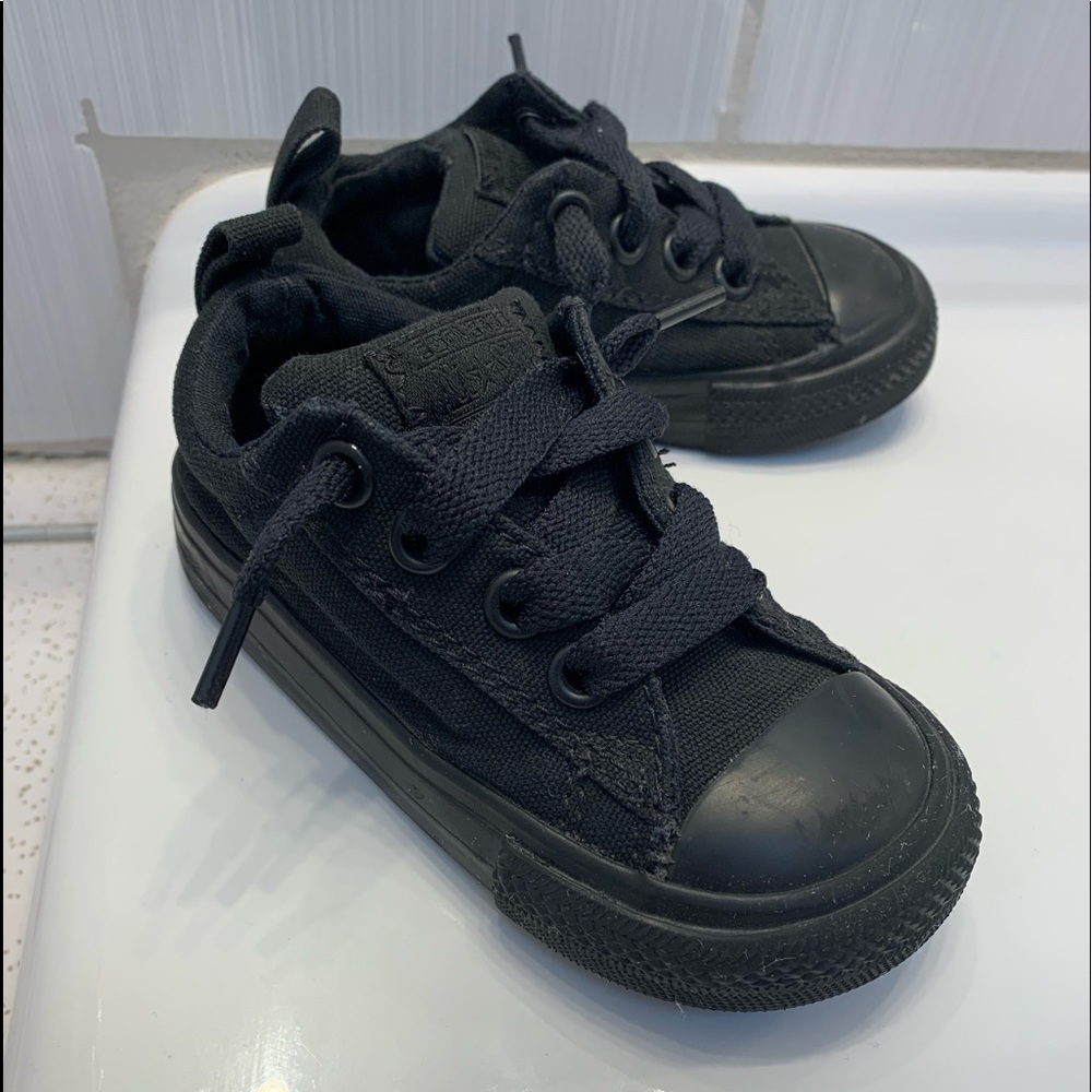 Toddler Converse sneakers 👟